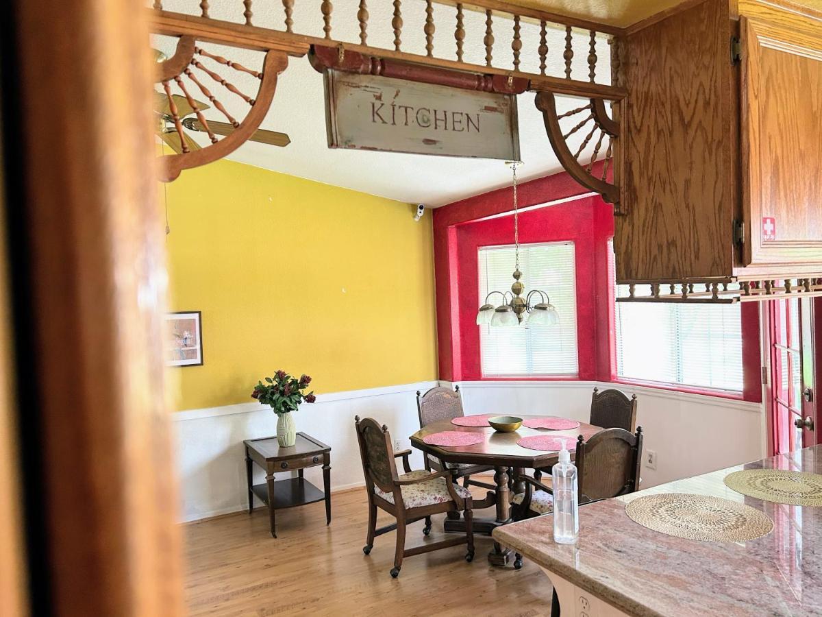 Vineyard Vista Suite With Tv And Private Bathroom Hemet Exterior foto